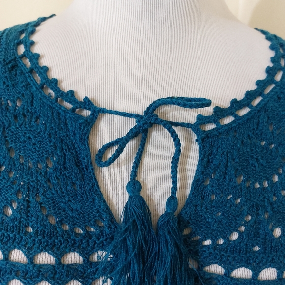 Lucky Brand Blue Crochet Tassle 3/4 Sleeve Scalloped Knit Blouse Top Size Small - Picture 4 of 12